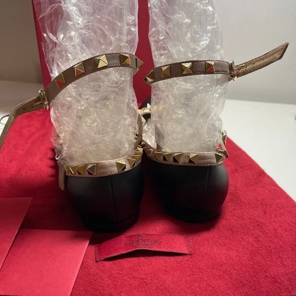 VALENTINO ROCKSTUD PUMPS IN BLACK PATENT LEATHER - Picture 4 of 7